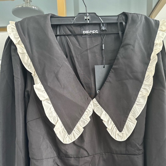 ASOS Black Long Sleeve Dress with Cream Trim - Picture 3 of 8